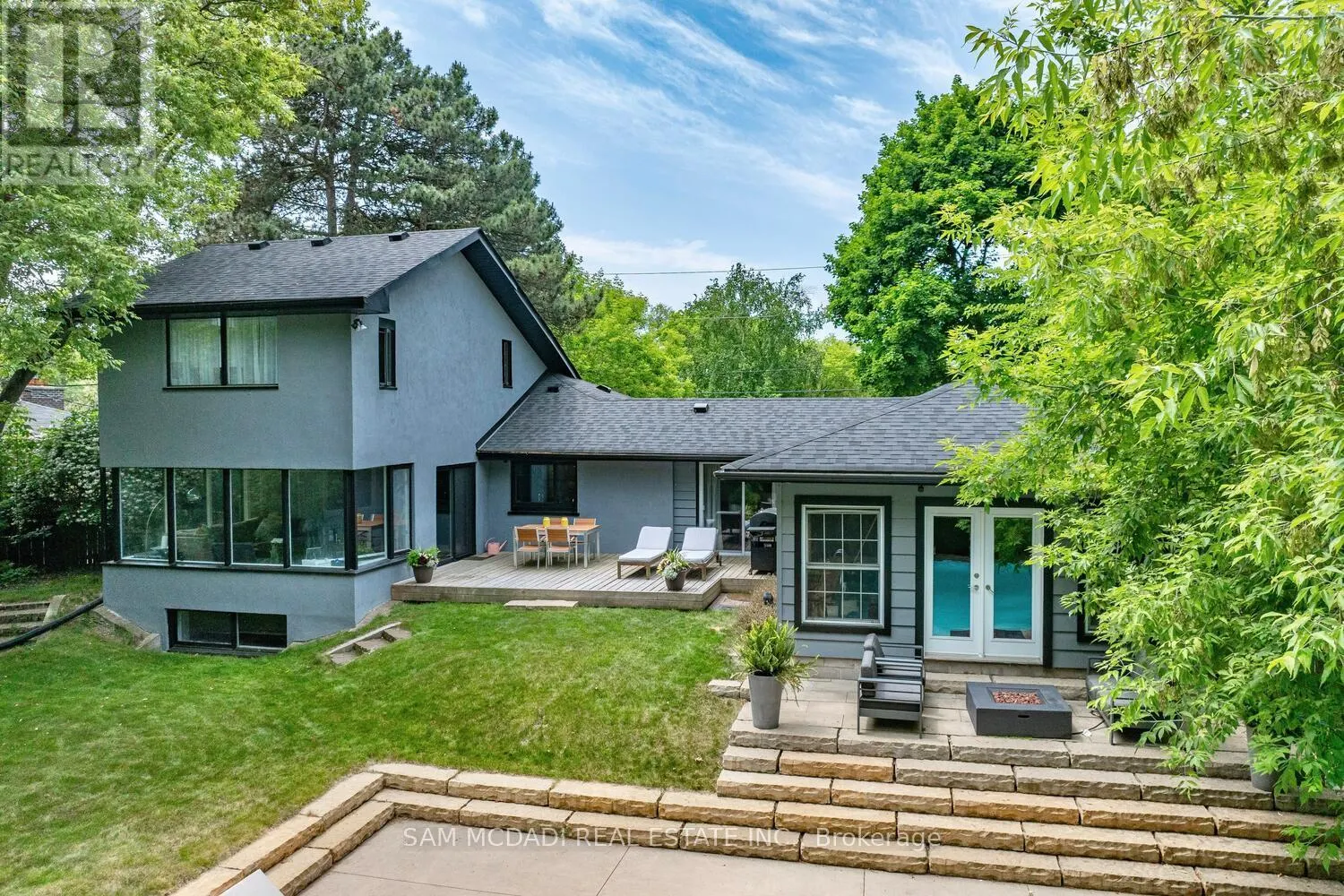 821 PARKLAND AVENUE