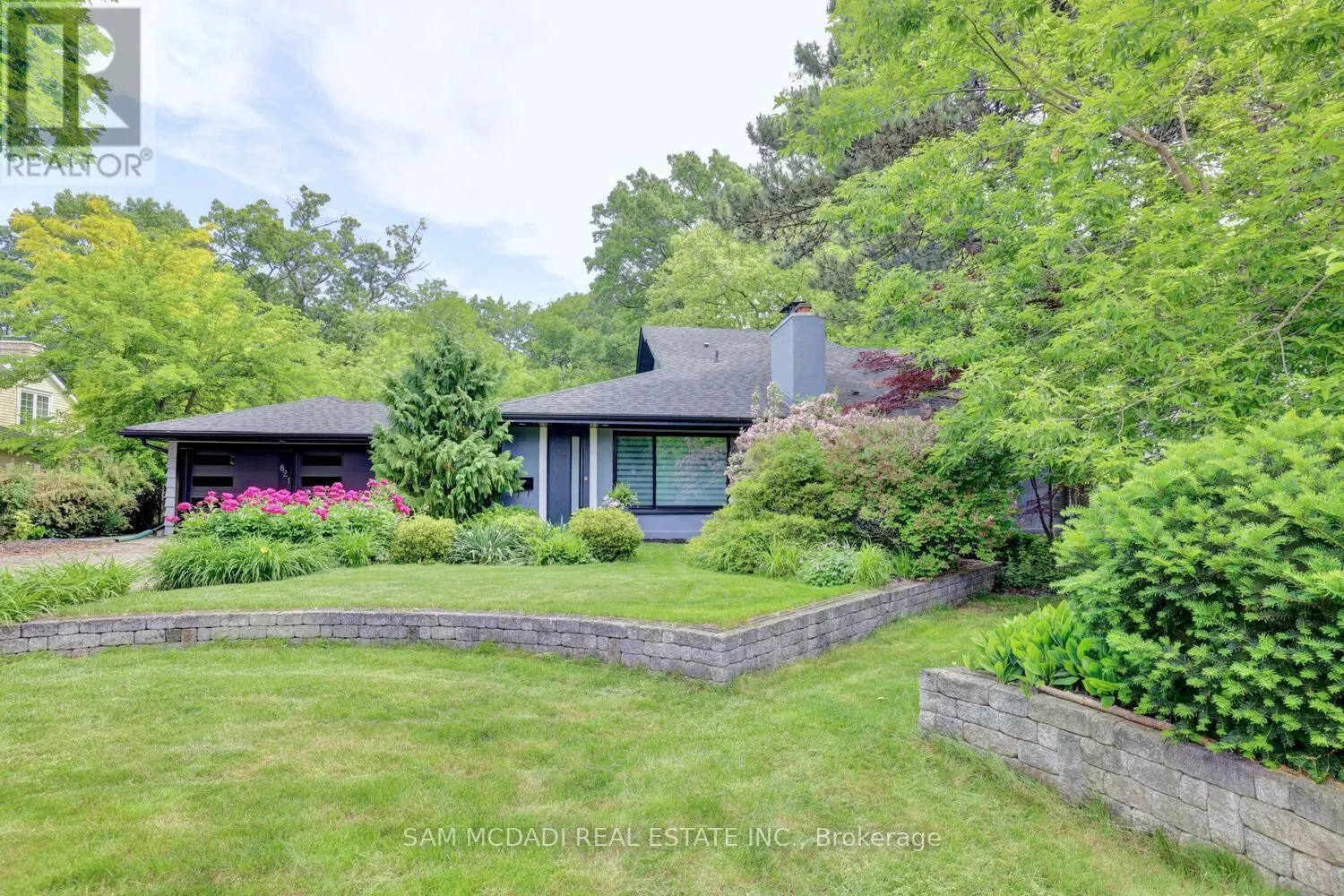 821 PARKLAND AVENUE