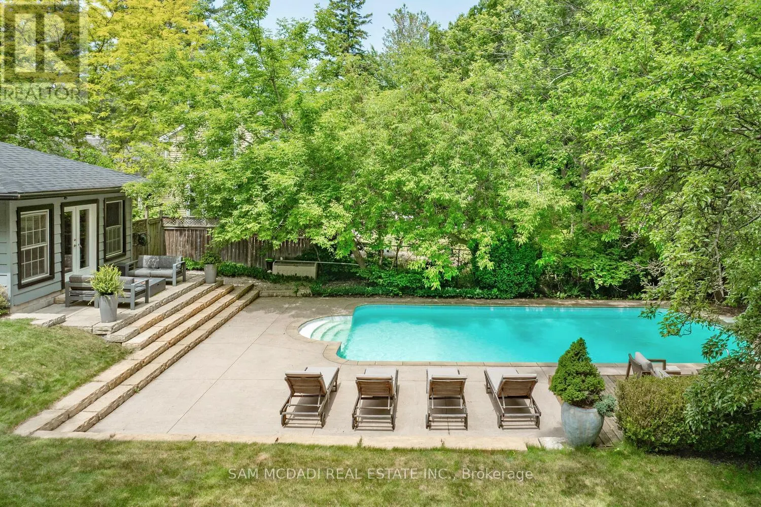 821 PARKLAND AVENUE