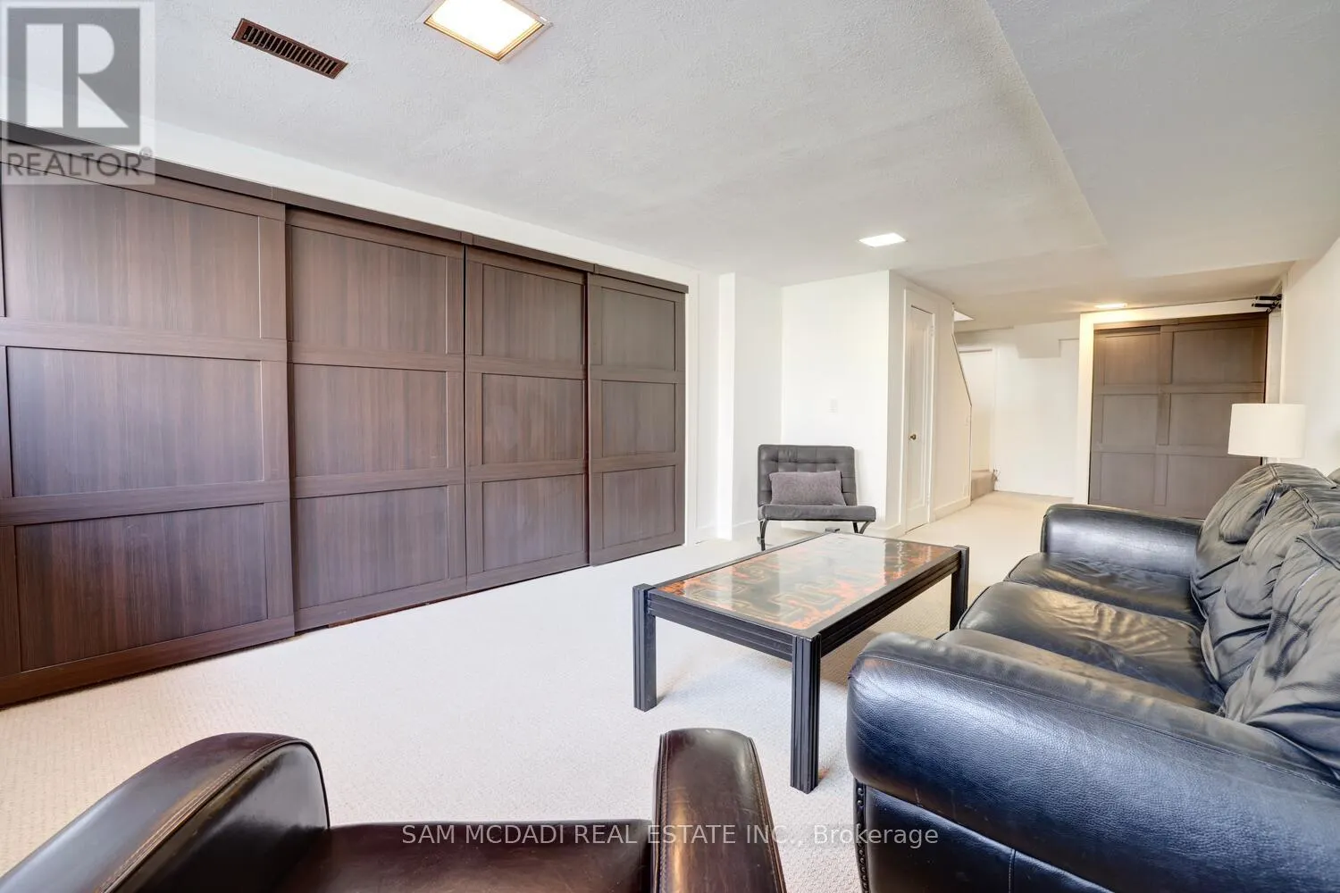 821 PARKLAND AVENUE