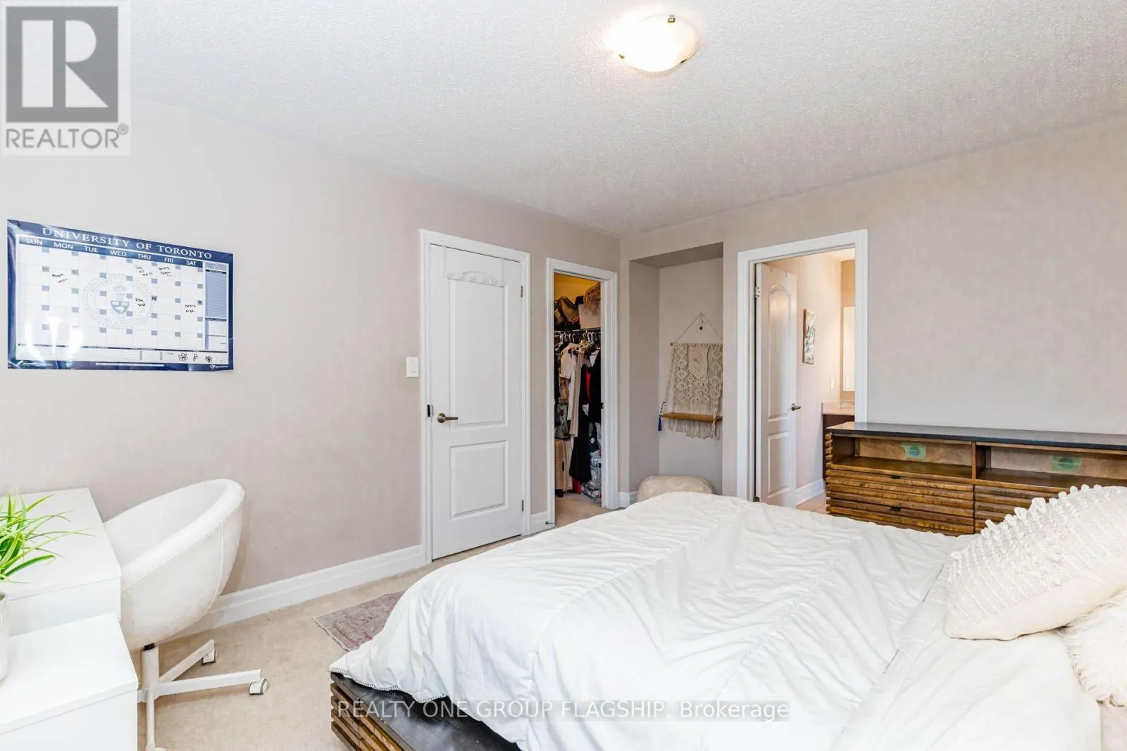 715 CASARIN CRESCENT
