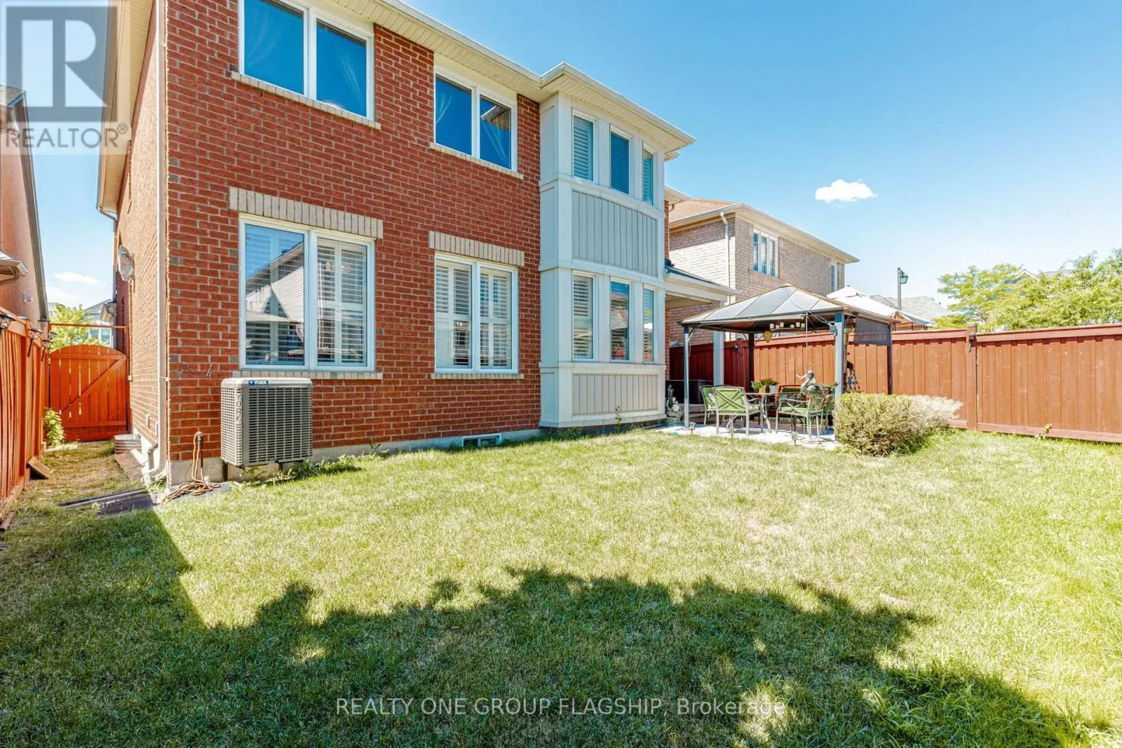 715 CASARIN CRESCENT