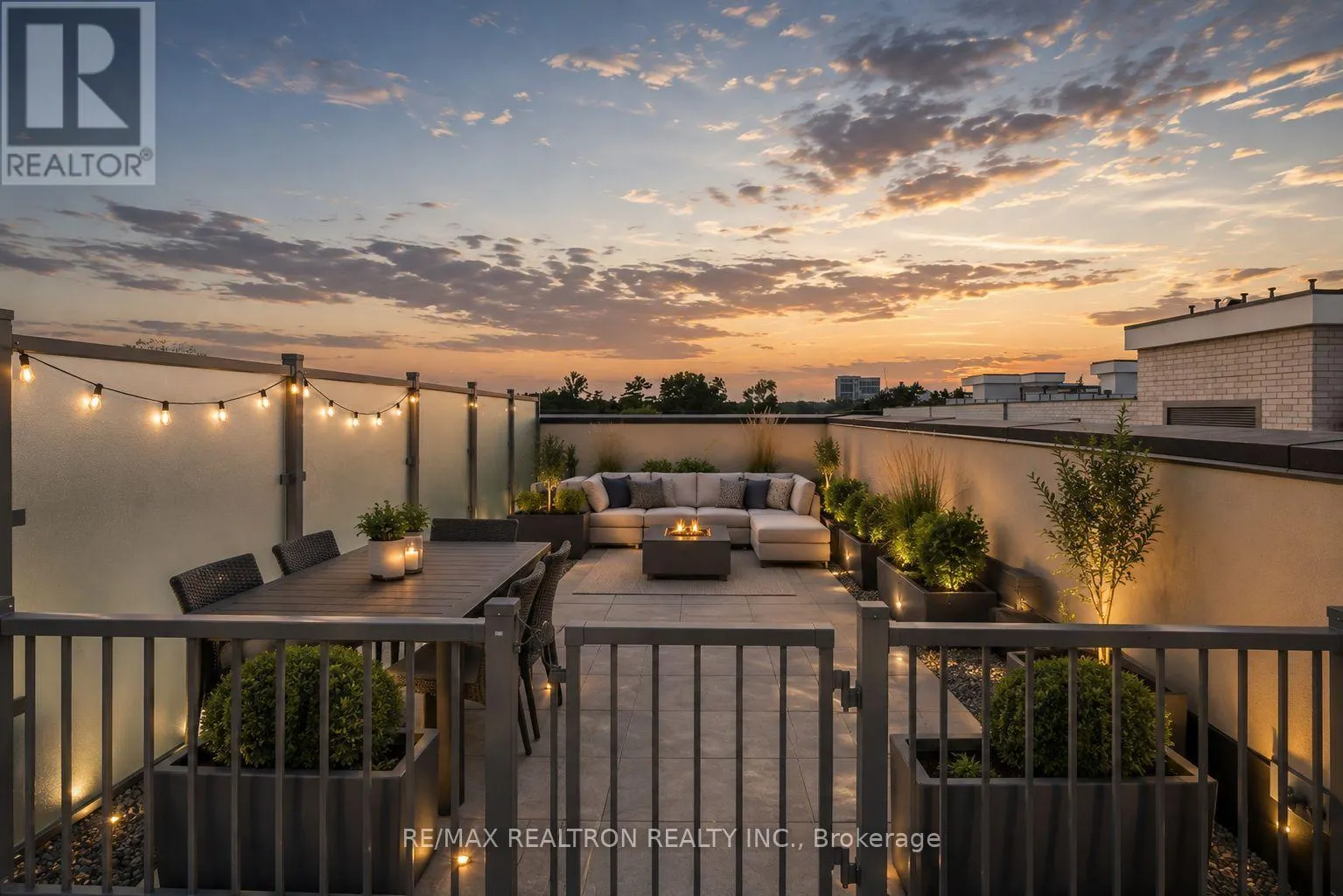 201 - 205 LAKESHORE ROAD W