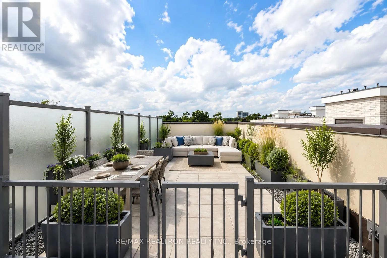 201 - 205 LAKESHORE ROAD W