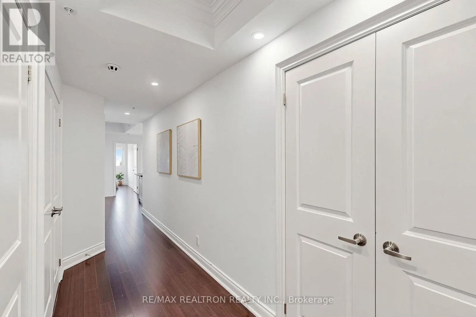201 - 205 LAKESHORE ROAD W