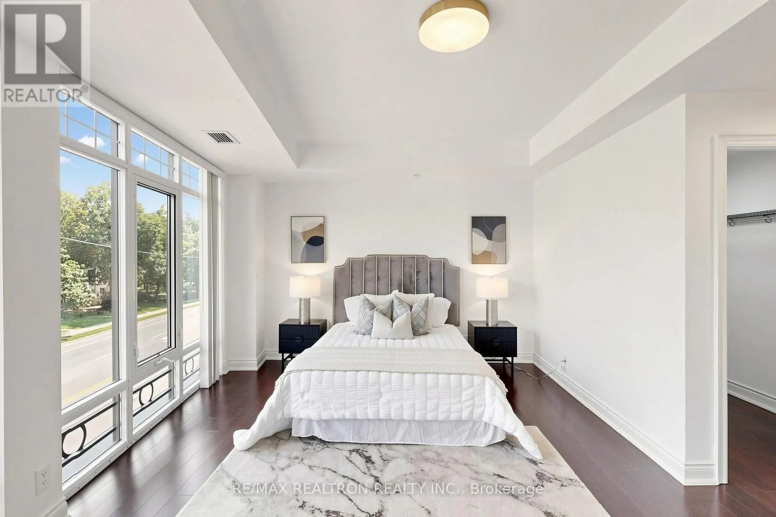 201 - 205 LAKESHORE ROAD W