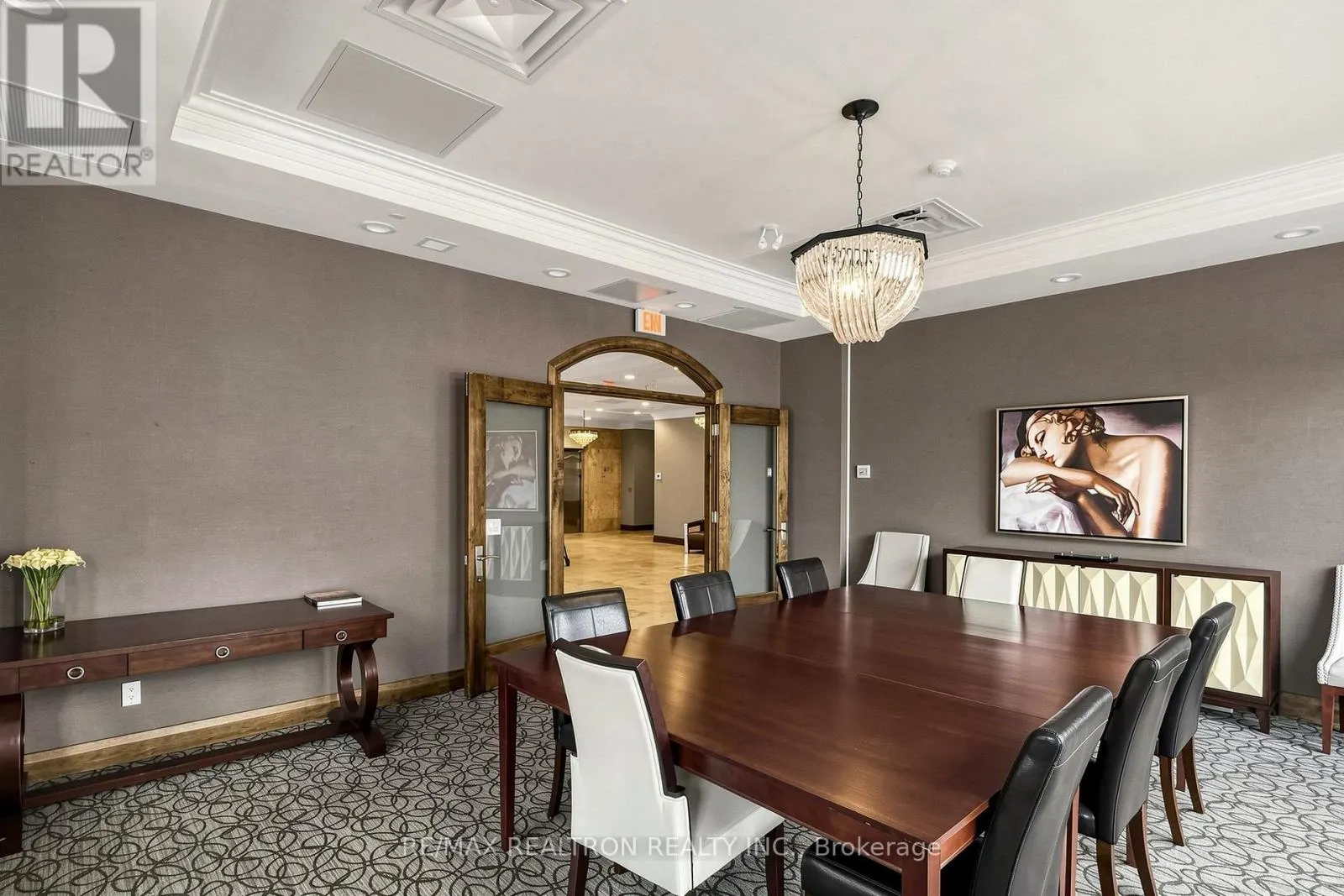 201 - 205 LAKESHORE ROAD W