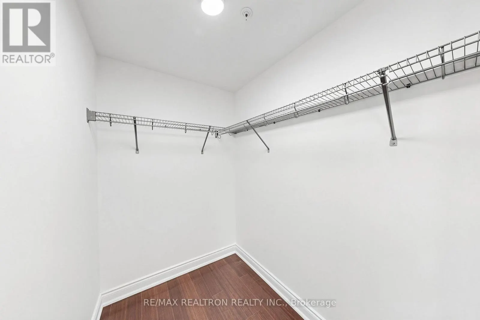 201 - 205 LAKESHORE ROAD W