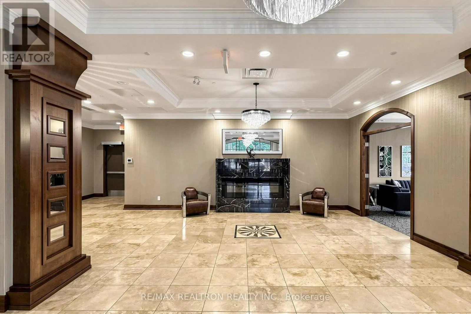 201 - 205 LAKESHORE ROAD W