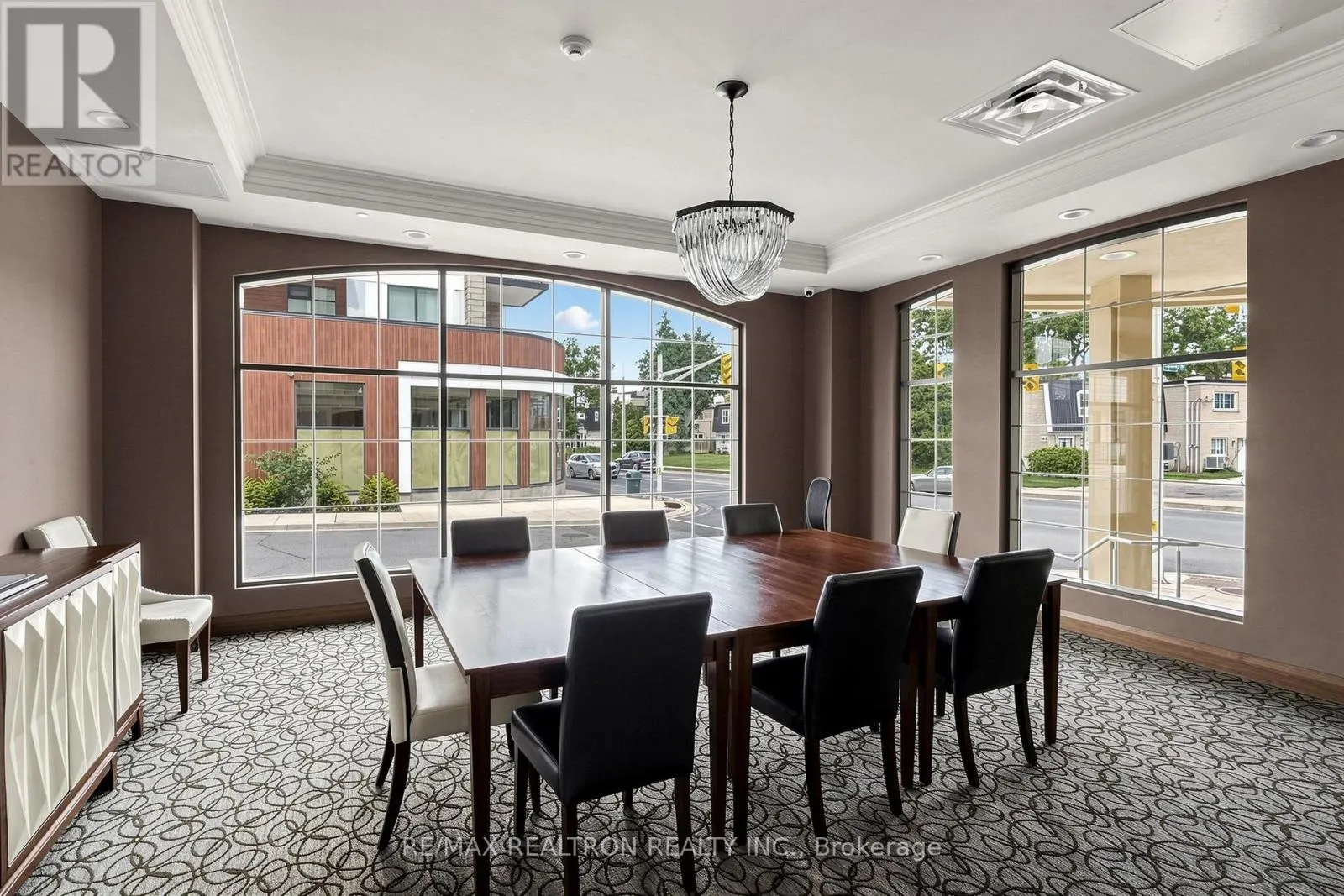 201 - 205 LAKESHORE ROAD W