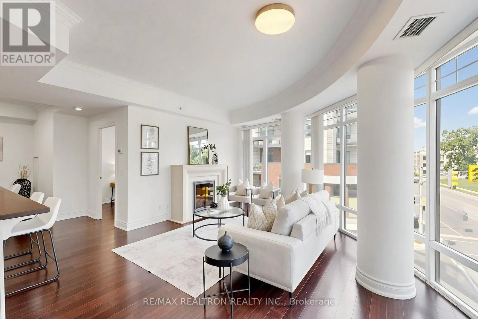 201 - 205 LAKESHORE ROAD W