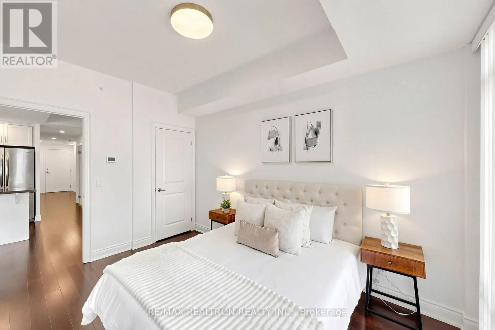 201 - 205 LAKESHORE ROAD W