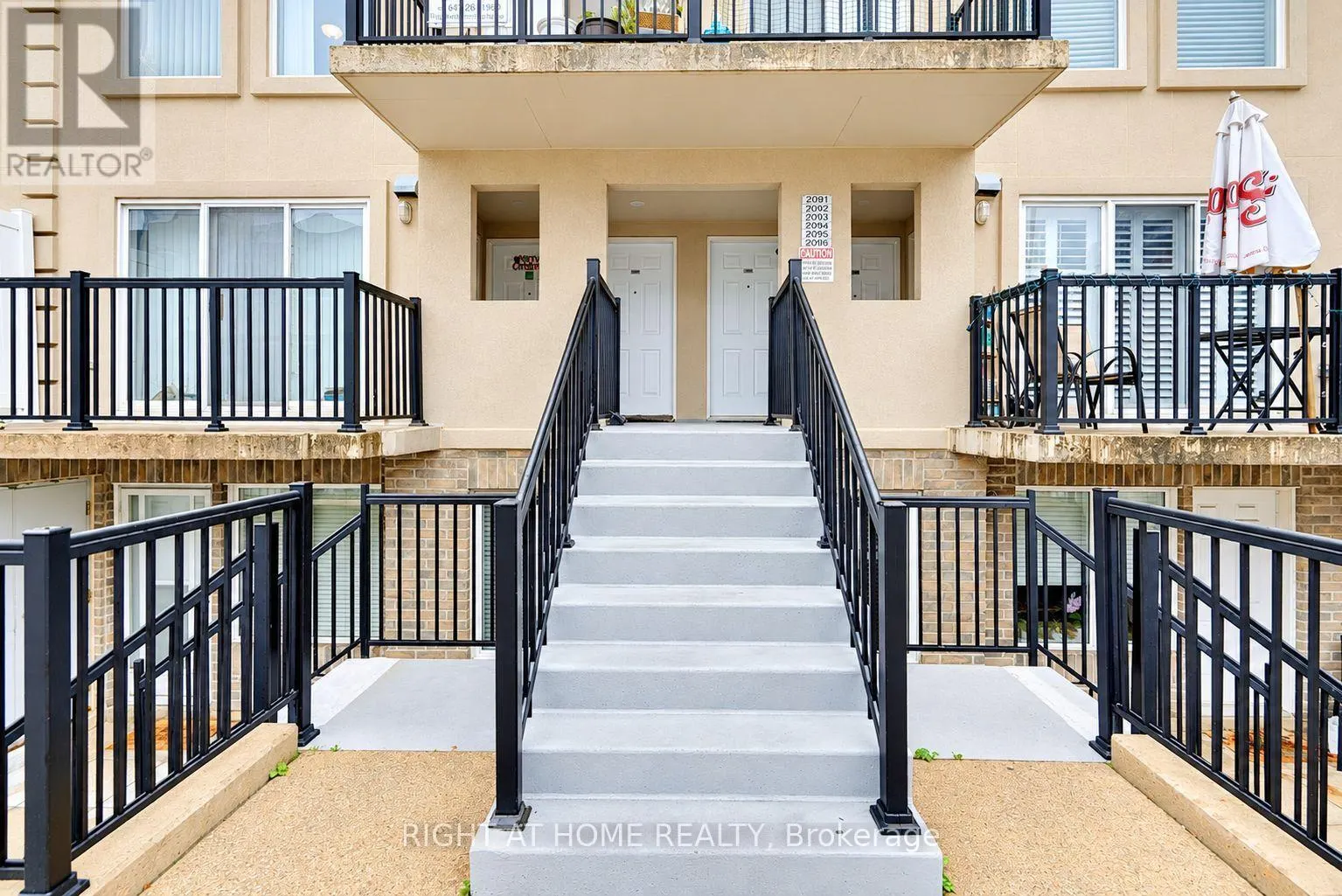 2095 - 55 GEORGE APPLETON WAY