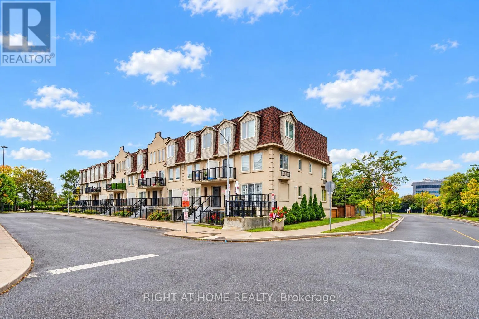 2095 - 55 GEORGE APPLETON WAY