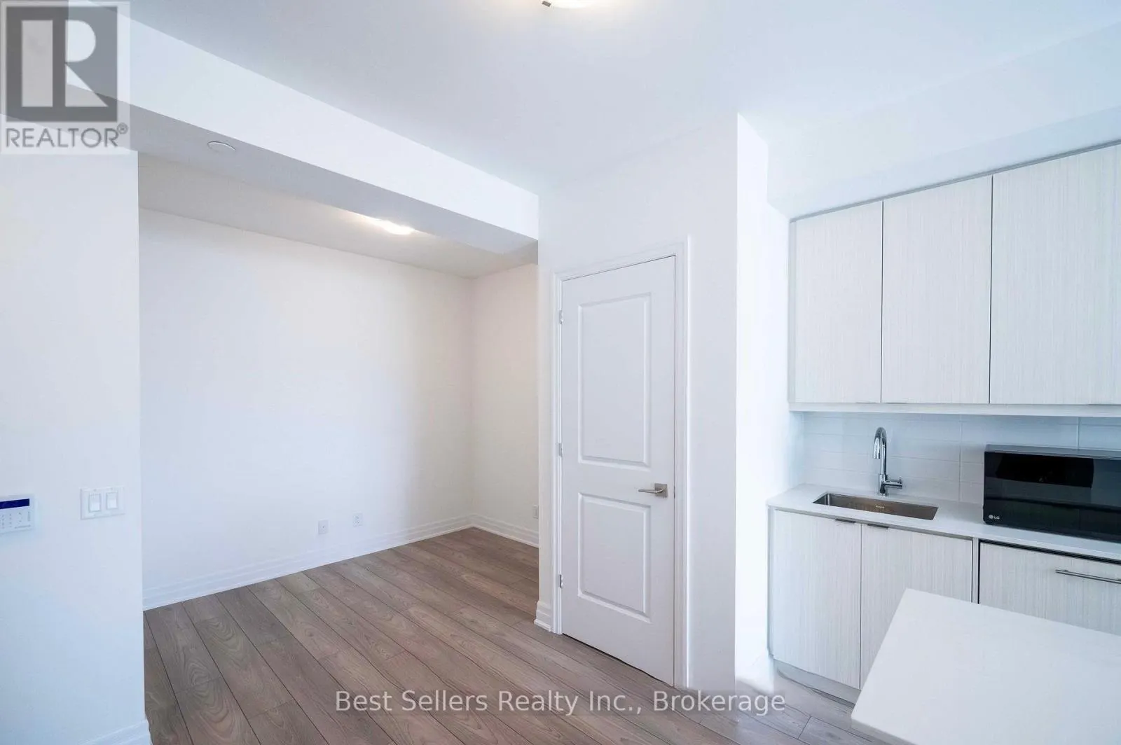 2406 - 36 ELM DRIVE