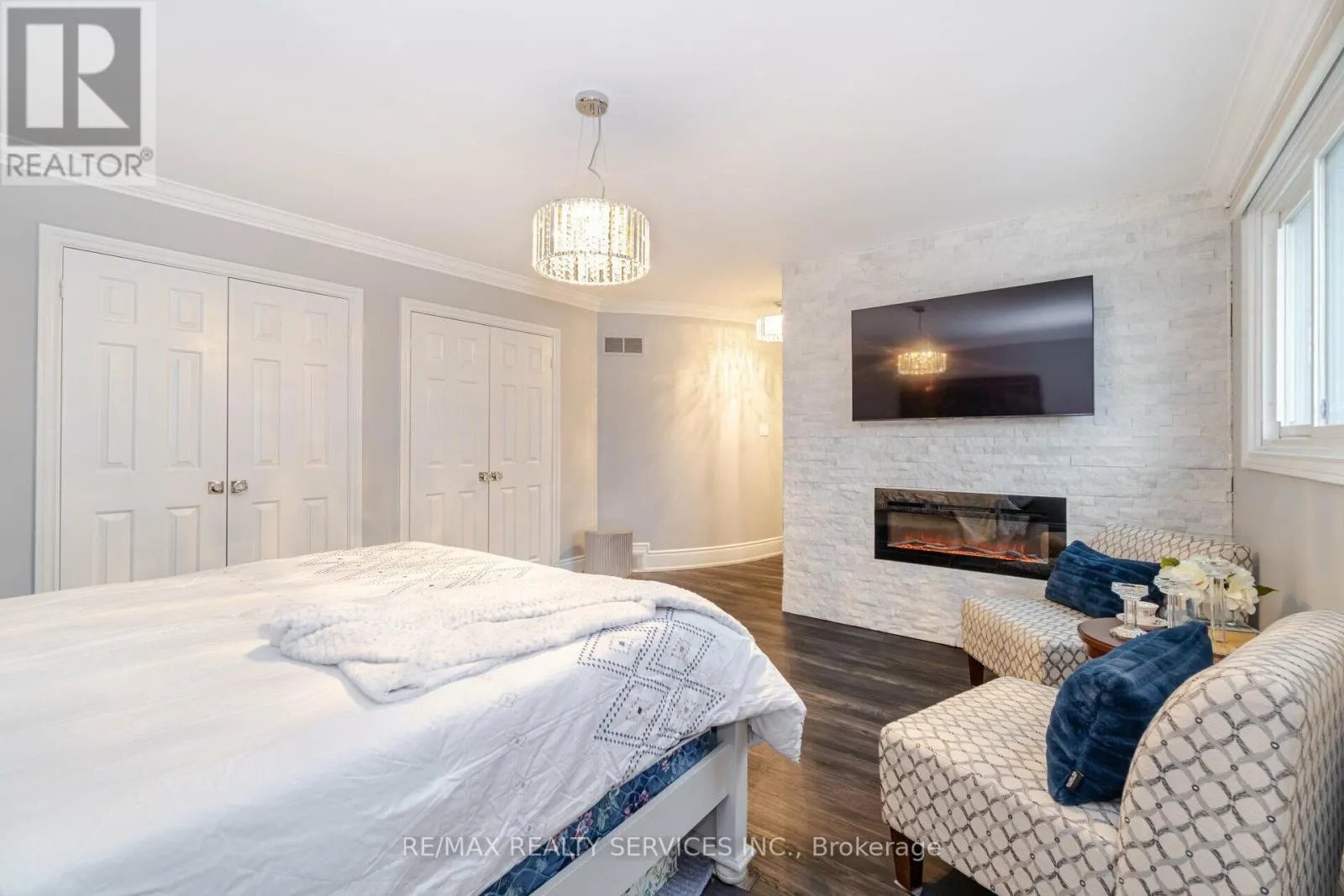 15 PINE RIDGE LANE
