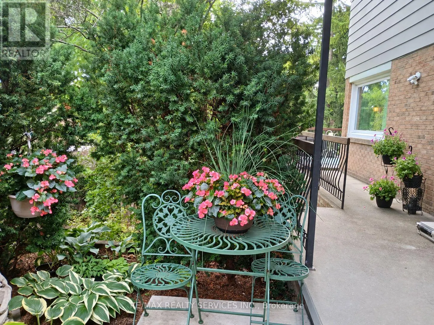 15 PINE RIDGE LANE