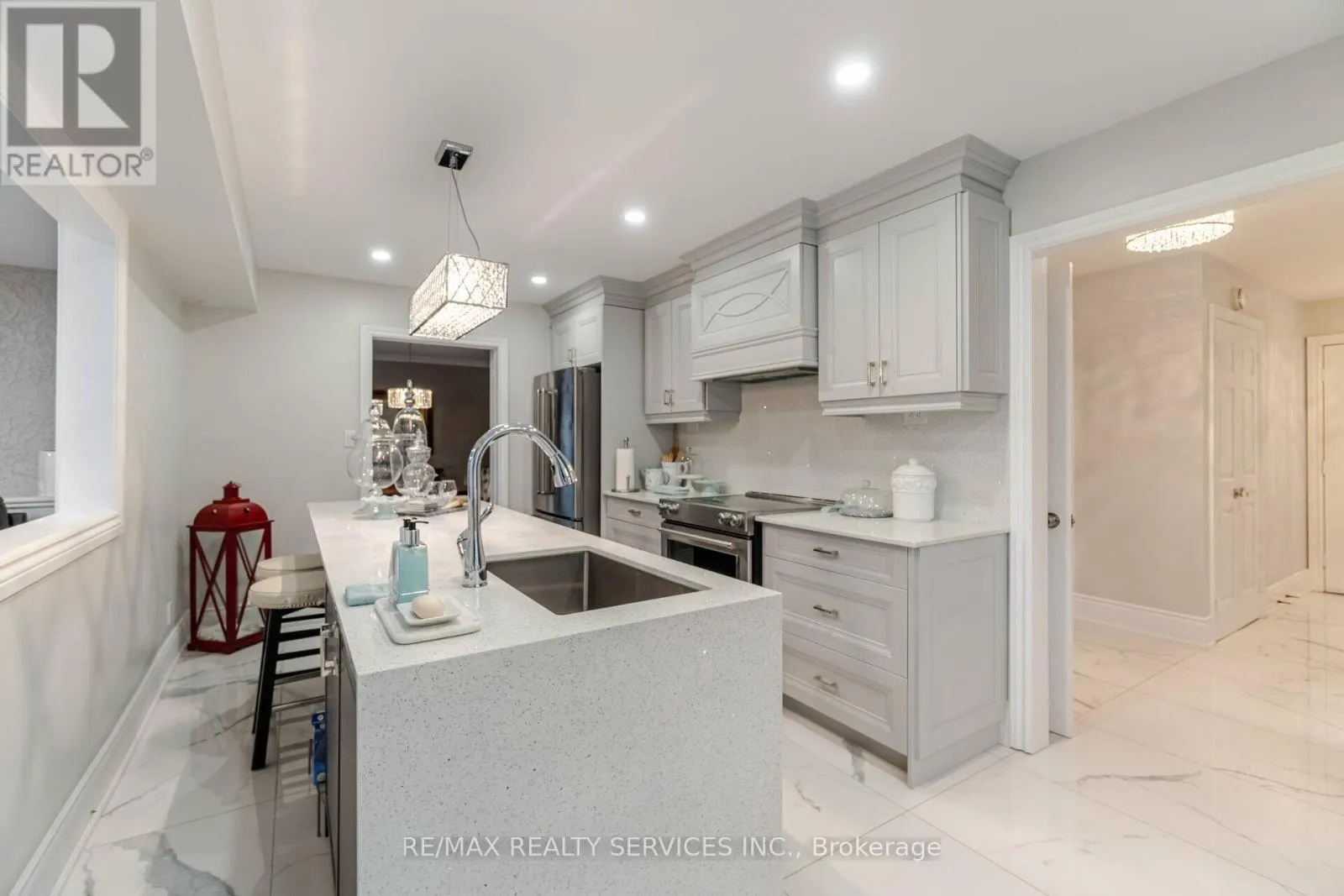 15 PINE RIDGE LANE