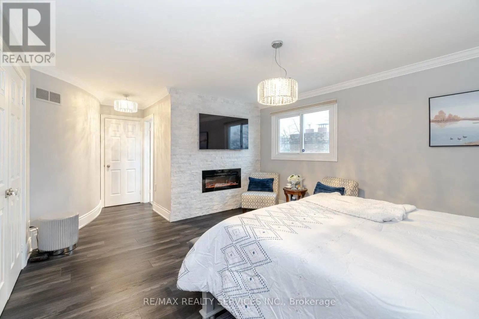 15 PINE RIDGE LANE