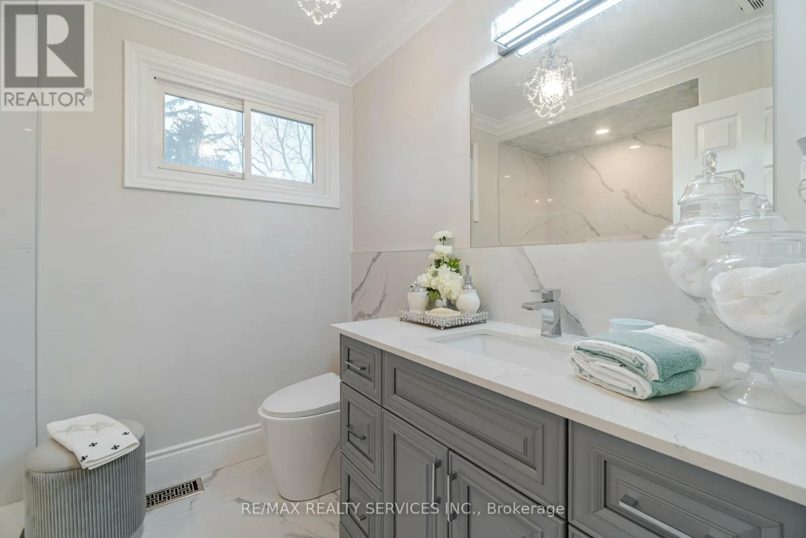 15 PINE RIDGE LANE