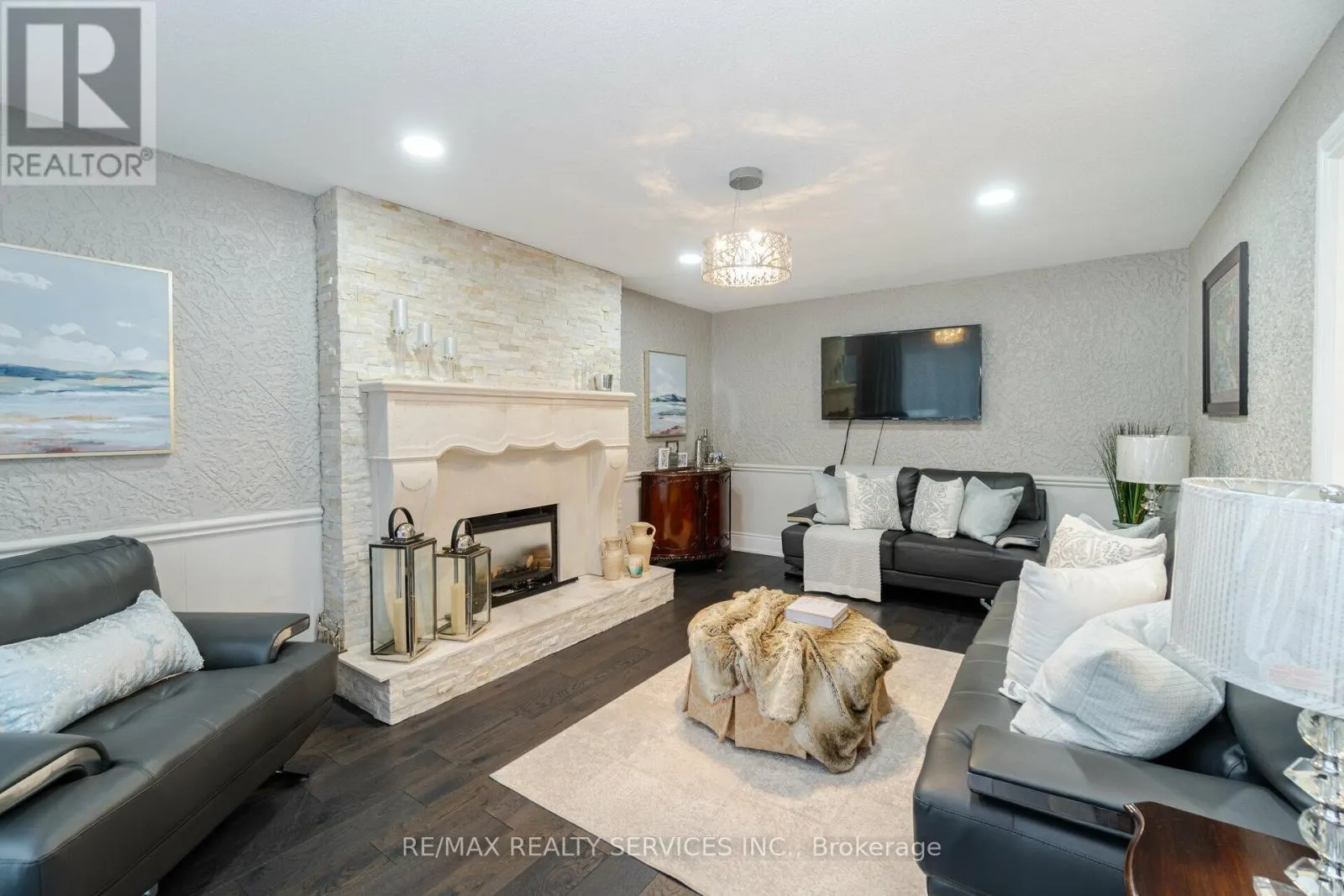 15 PINE RIDGE LANE