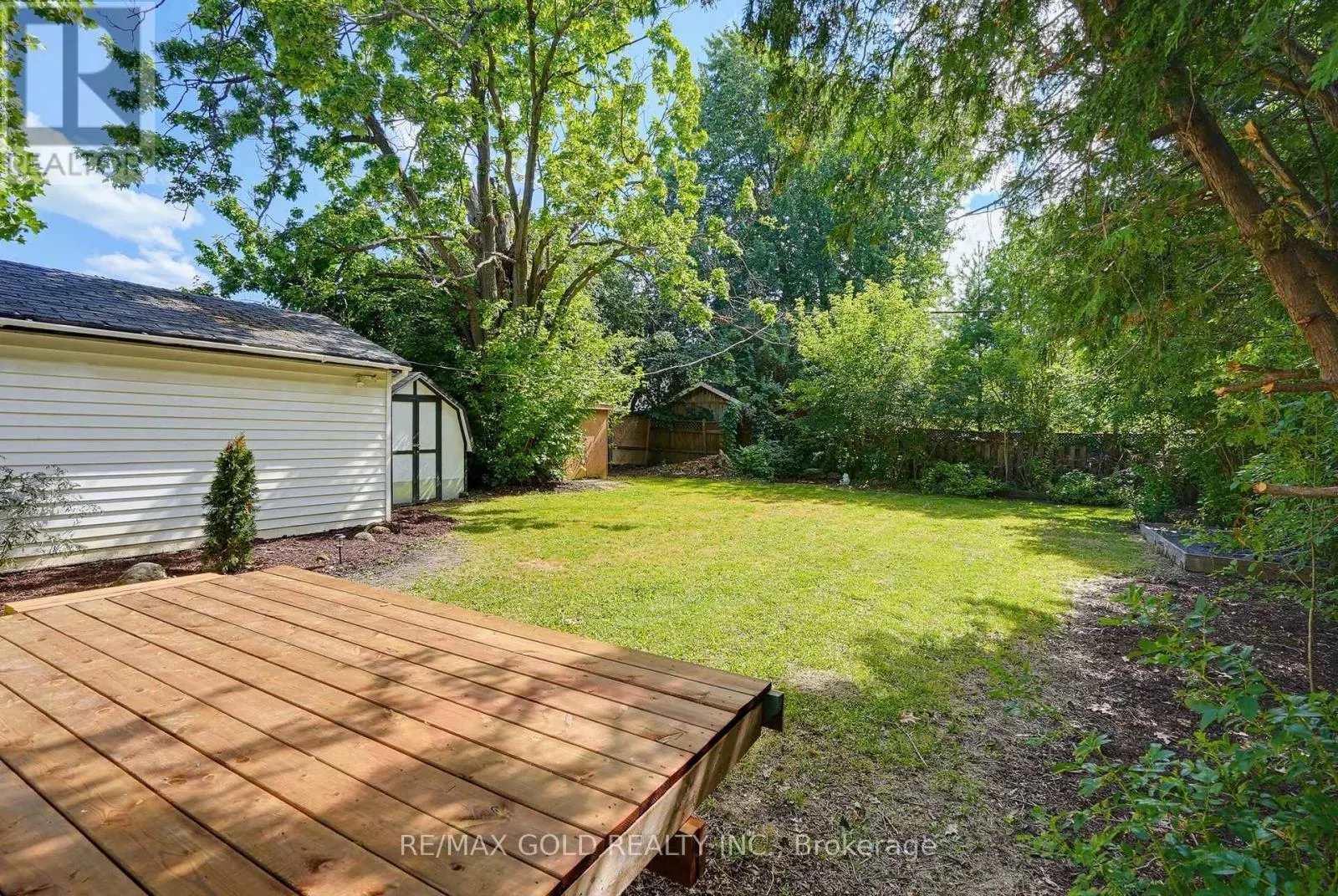 23 PLEASANTVIEW AVENUE