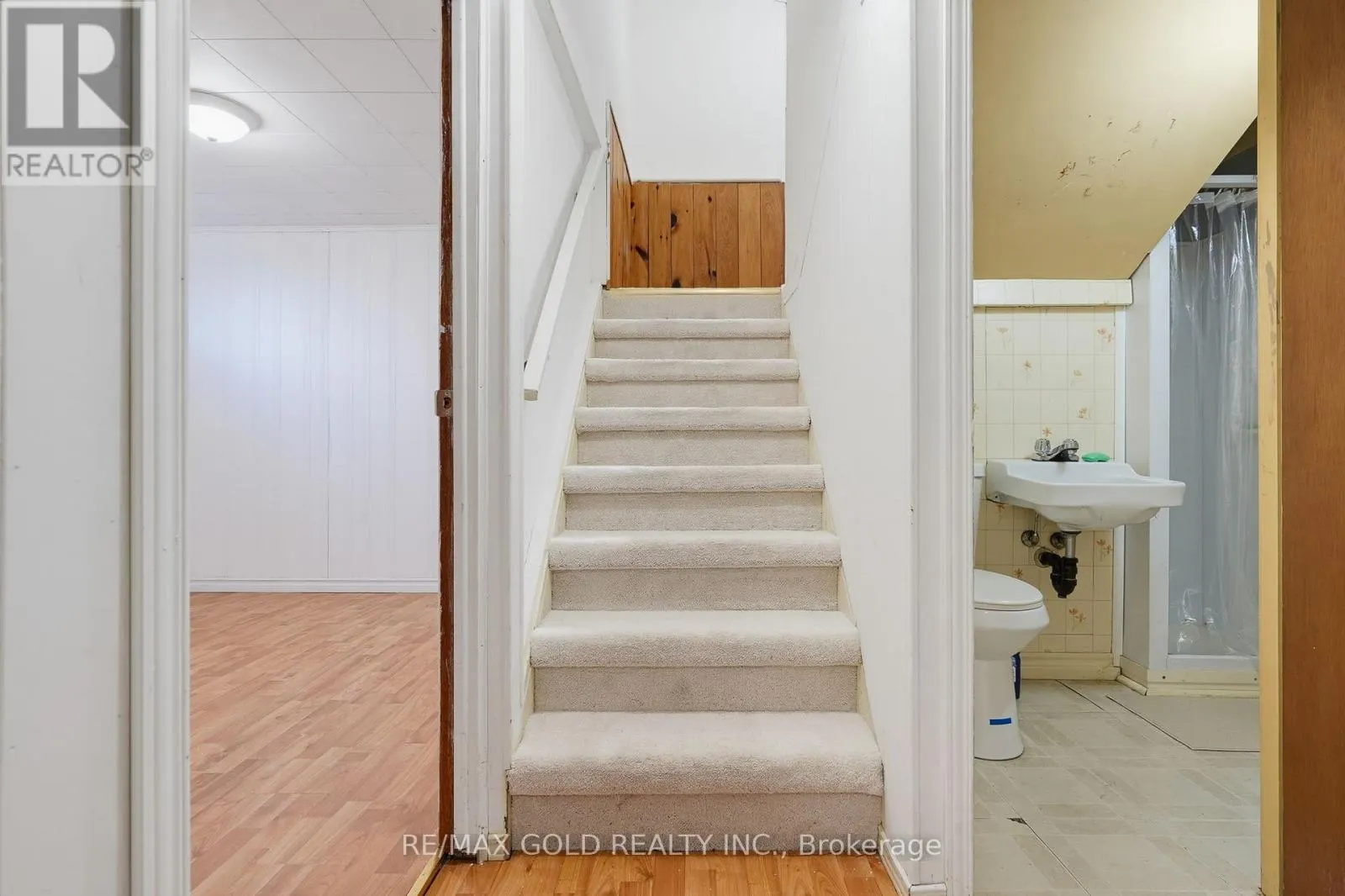 23 PLEASANTVIEW AVENUE