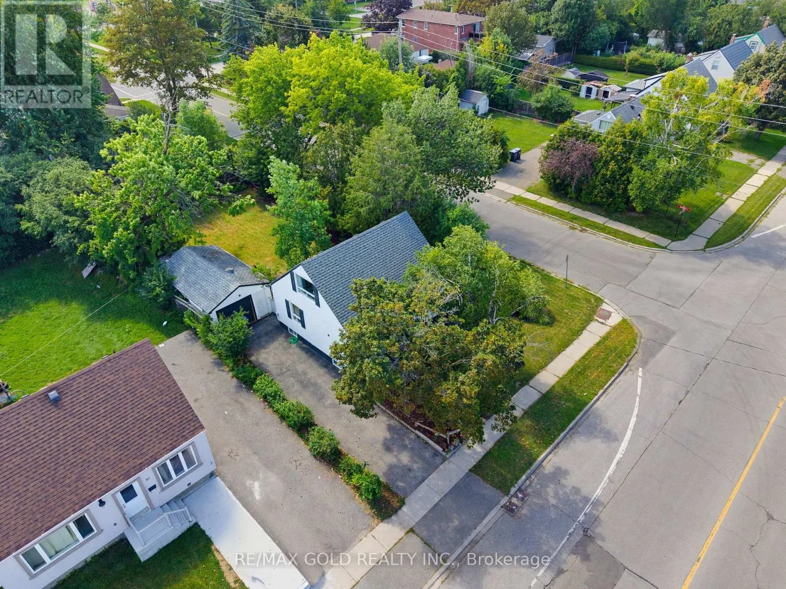 23 PLEASANTVIEW AVENUE
