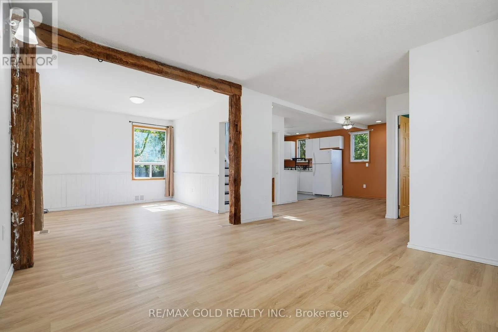 23 PLEASANTVIEW AVENUE
