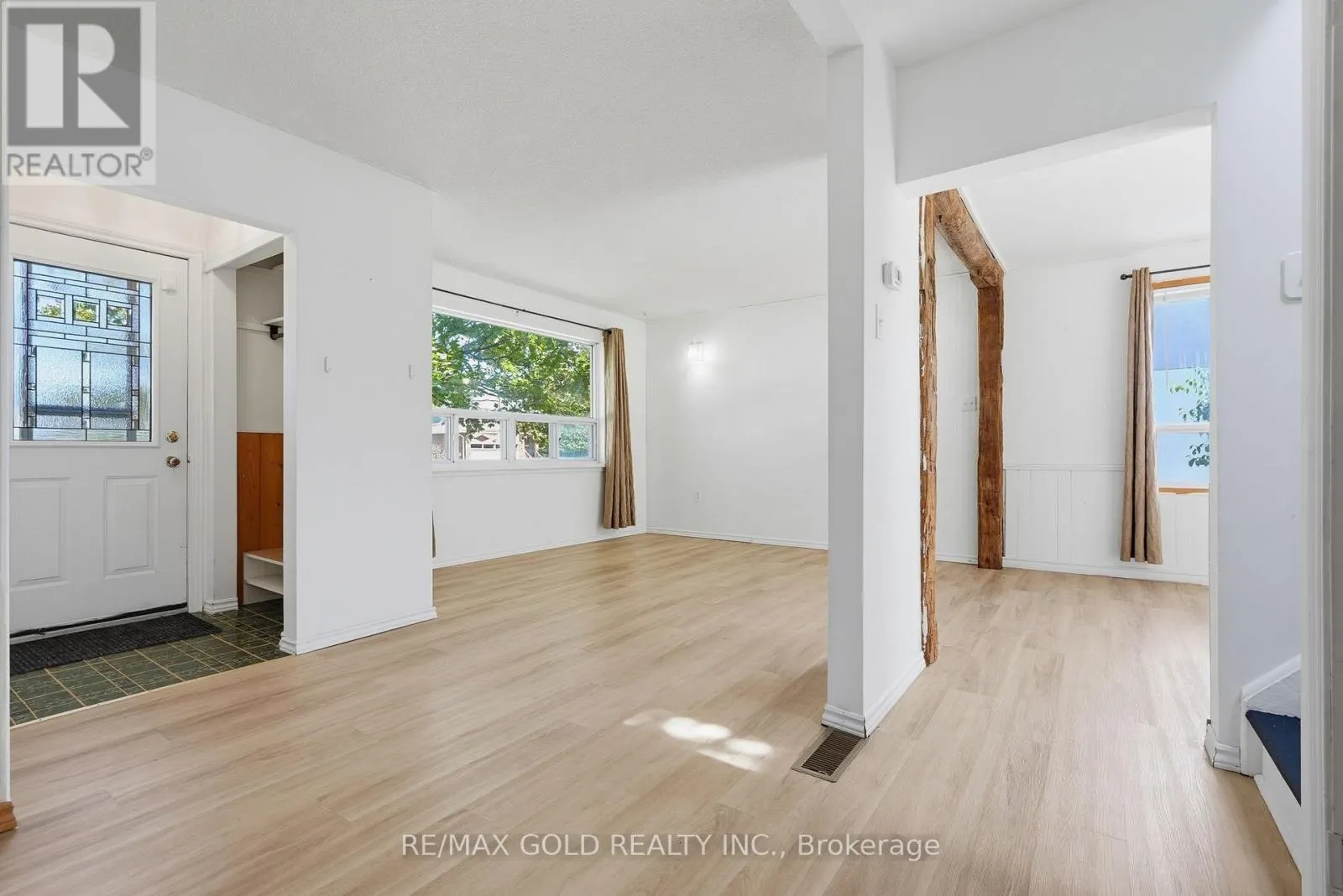 23 PLEASANTVIEW AVENUE