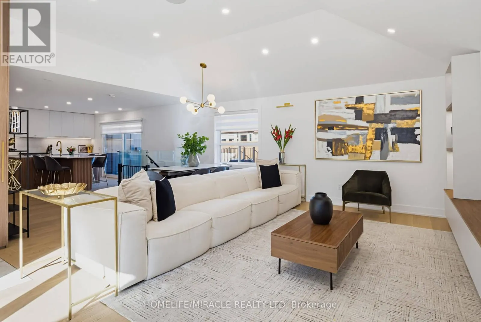 8 LAURELWOOD CRESCENT