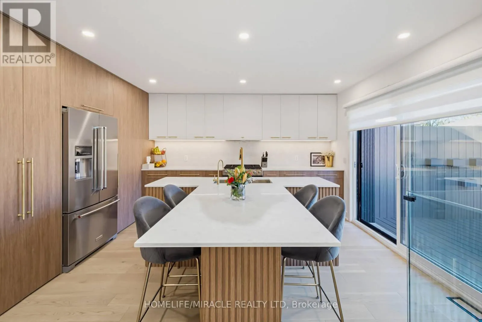 8 LAURELWOOD CRESCENT