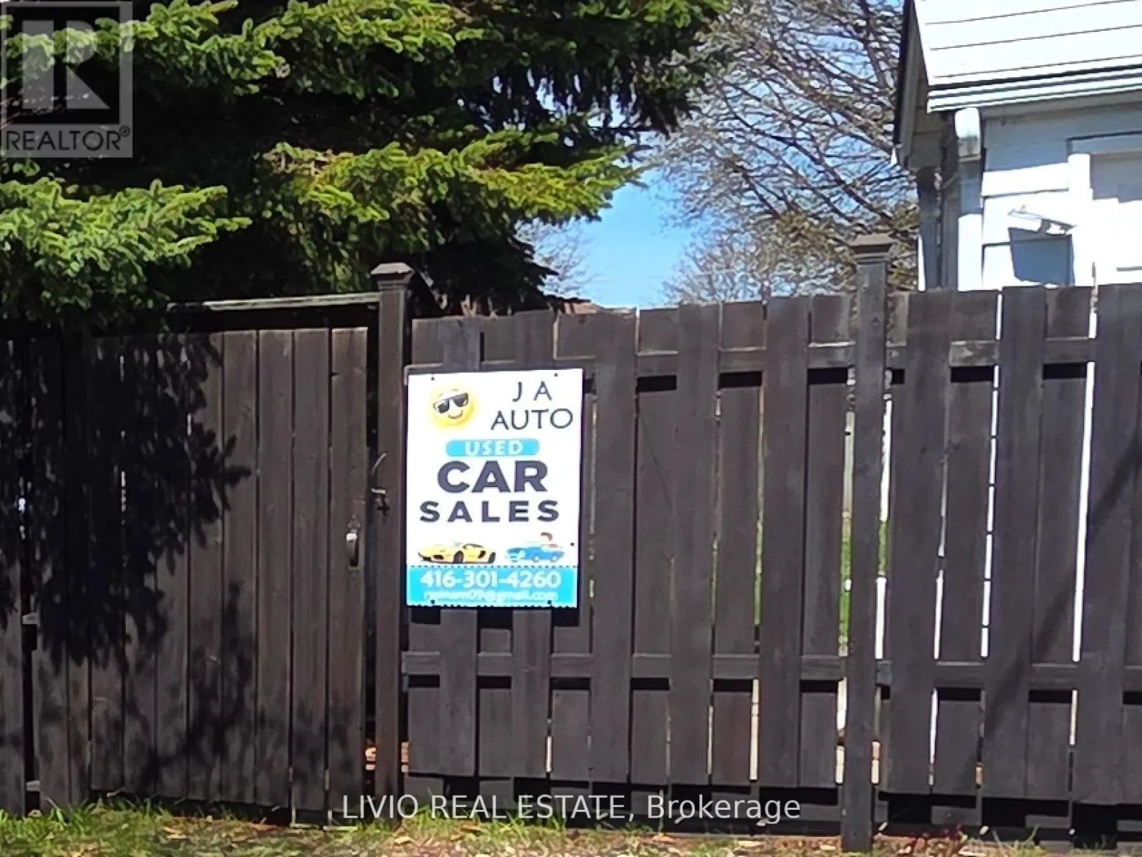 UNIT# 2 - 323 QUEEN STREET