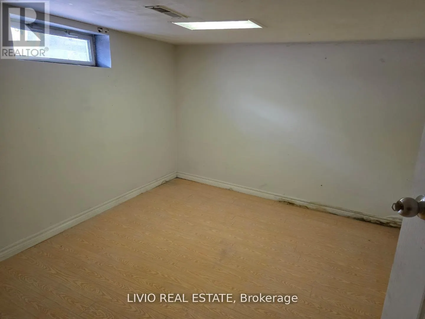 UNIT# 2 - 323 QUEEN STREET