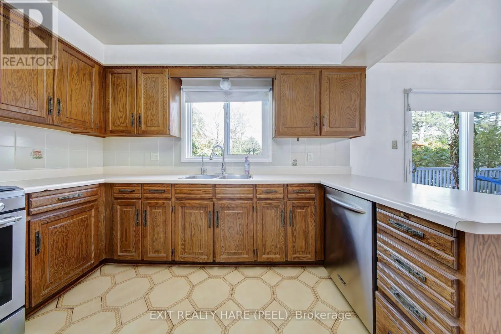 45 MOSSBANK DRIVE