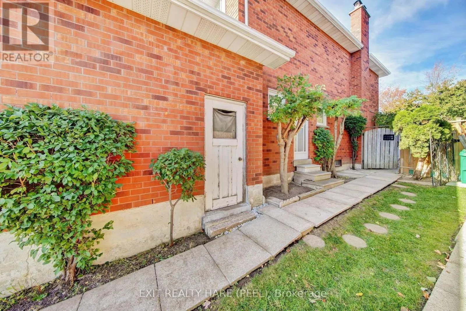 45 MOSSBANK DRIVE