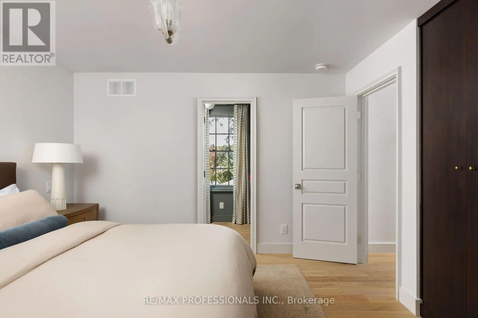 8 GLENN MURRAY DRIVE