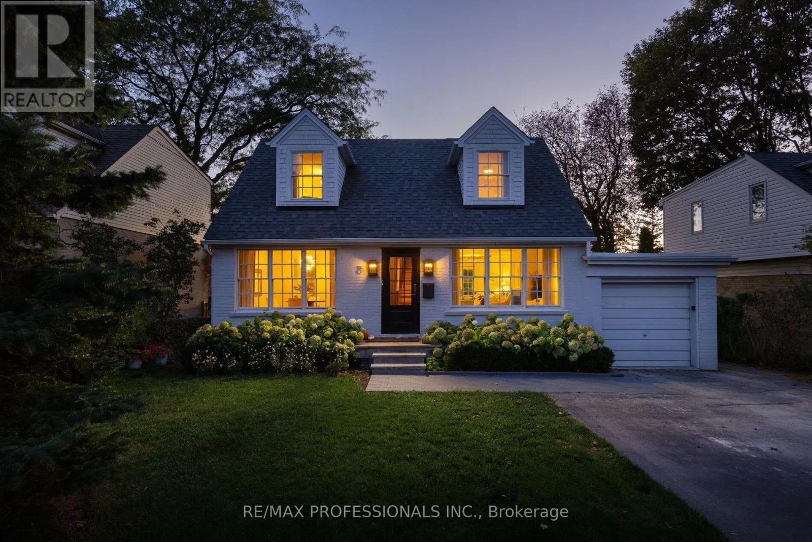 8 GLENN MURRAY DRIVE