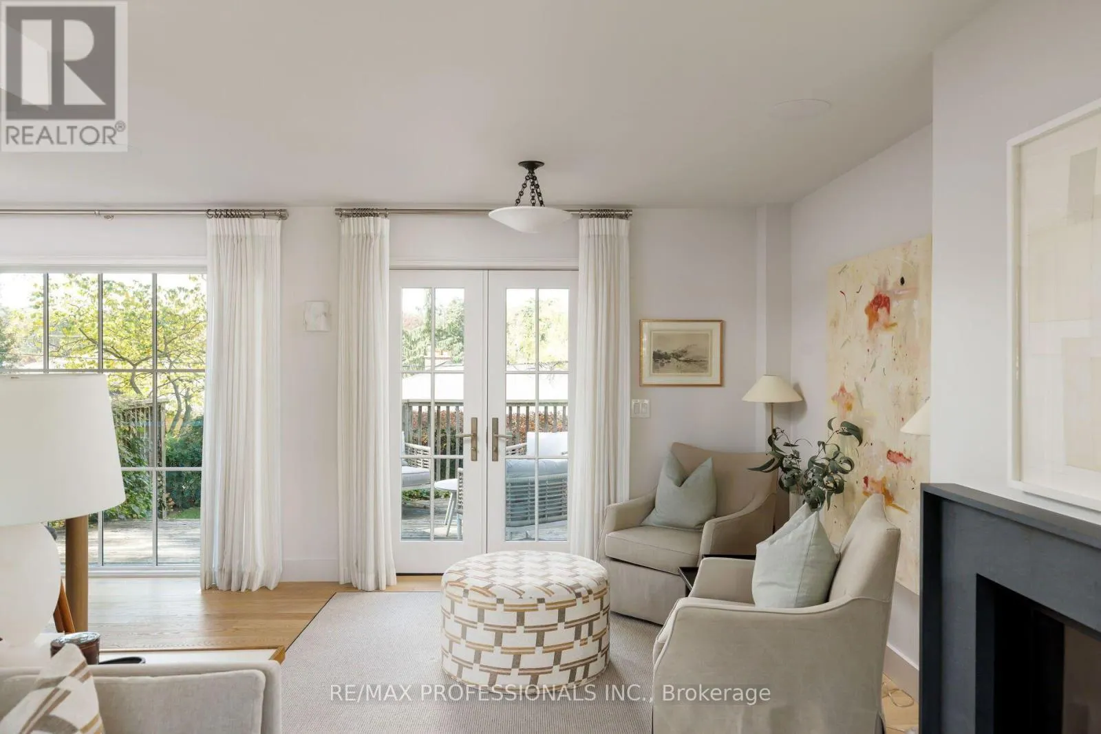 8 GLENN MURRAY DRIVE