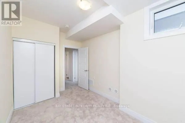 25 - 715 LAWRENCE AVENUE W