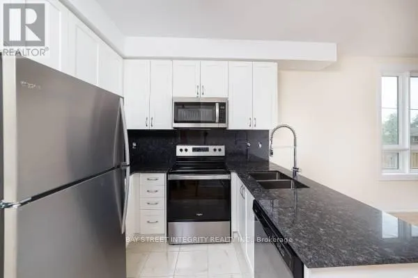 25 - 715 LAWRENCE AVENUE W