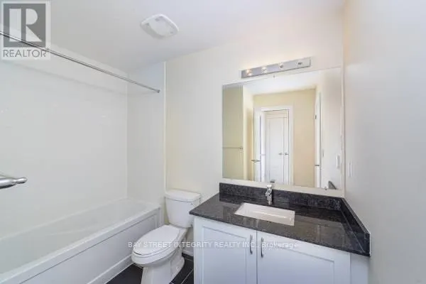 25 - 715 LAWRENCE AVENUE W