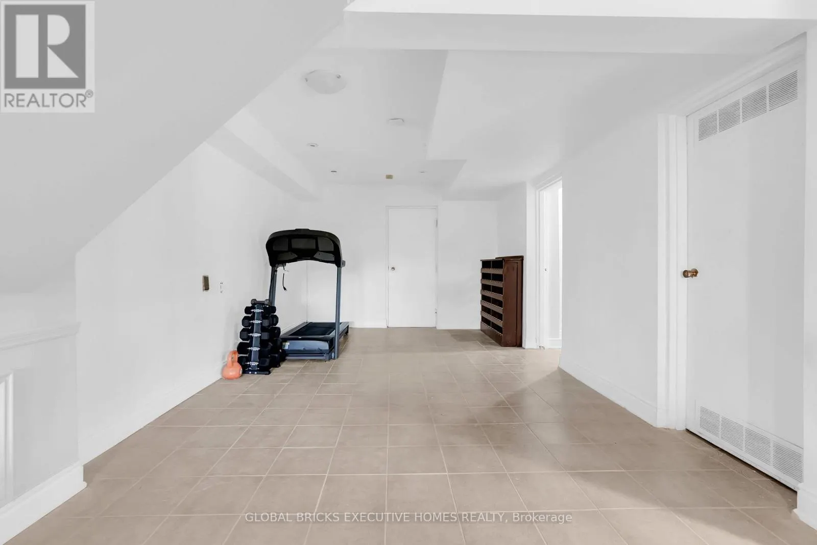 2169 BONFIELD COURT