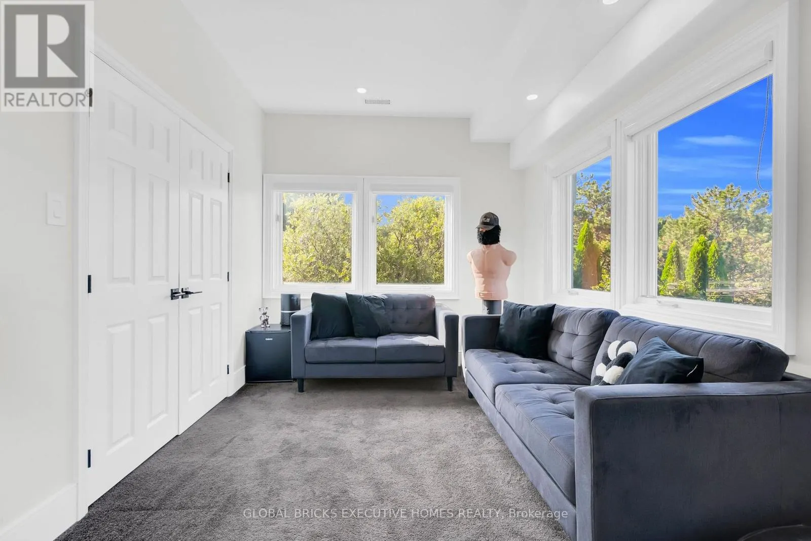 2169 BONFIELD COURT