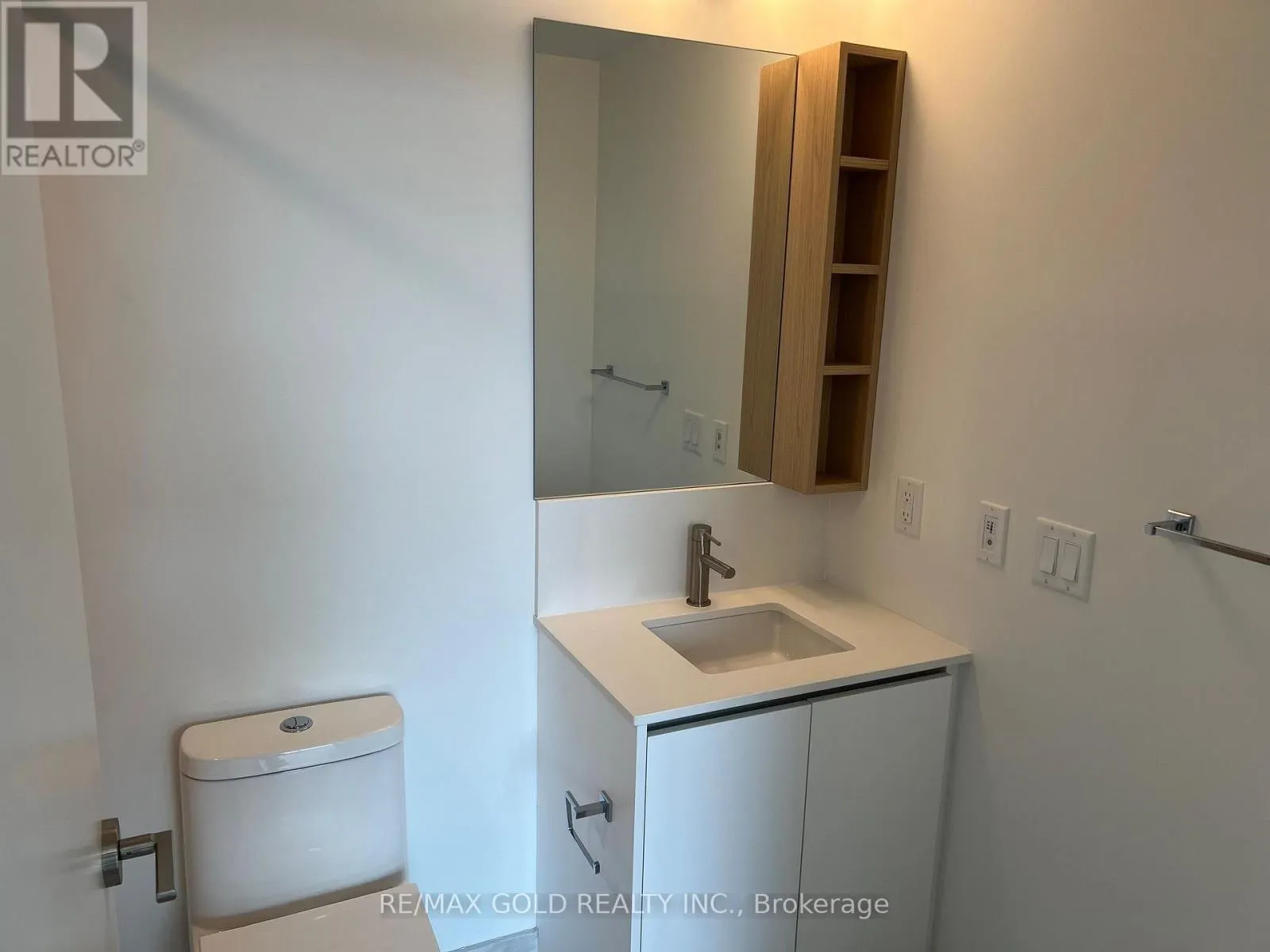 110 - 1100 SHEPPARD AVENUE W