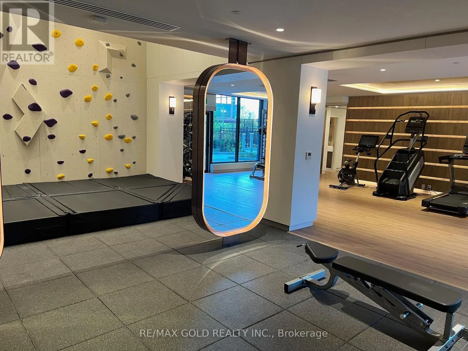110 - 1100 SHEPPARD AVENUE W