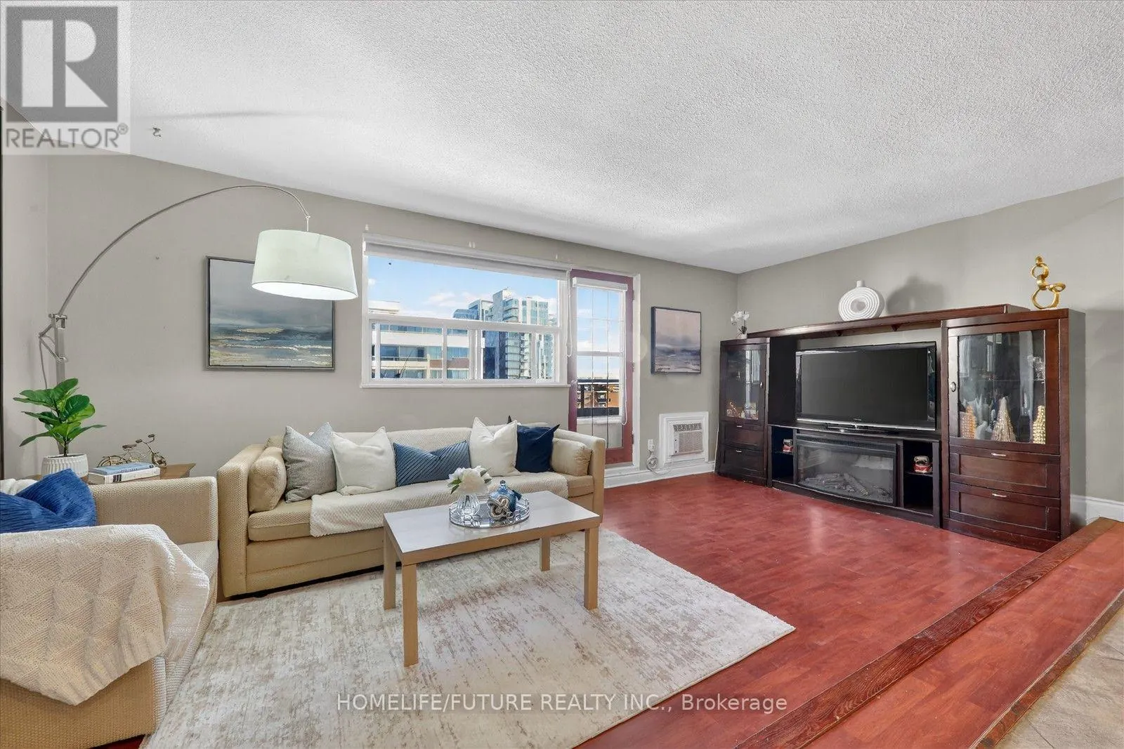 704 - 15 ELIZABETH STREET N