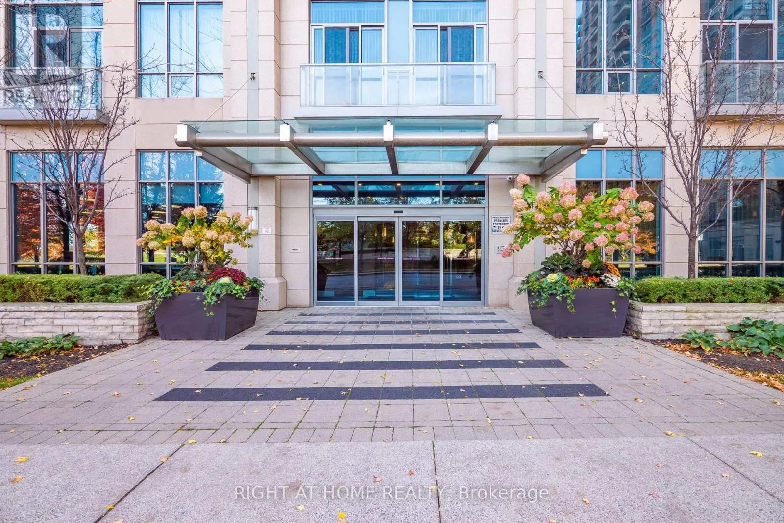2301 - 15 VIKING LANE