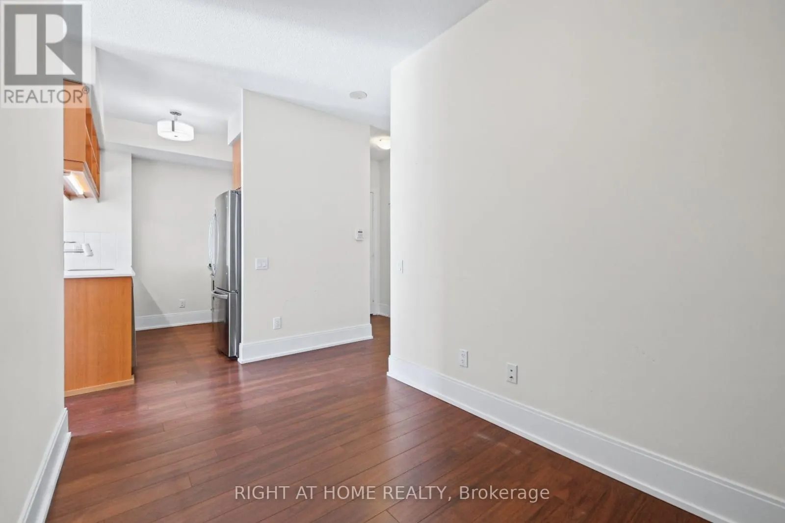 2301 - 15 VIKING LANE