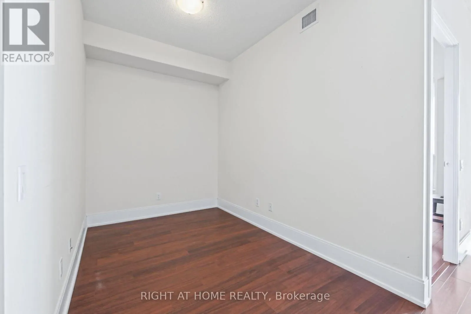 2301 - 15 VIKING LANE